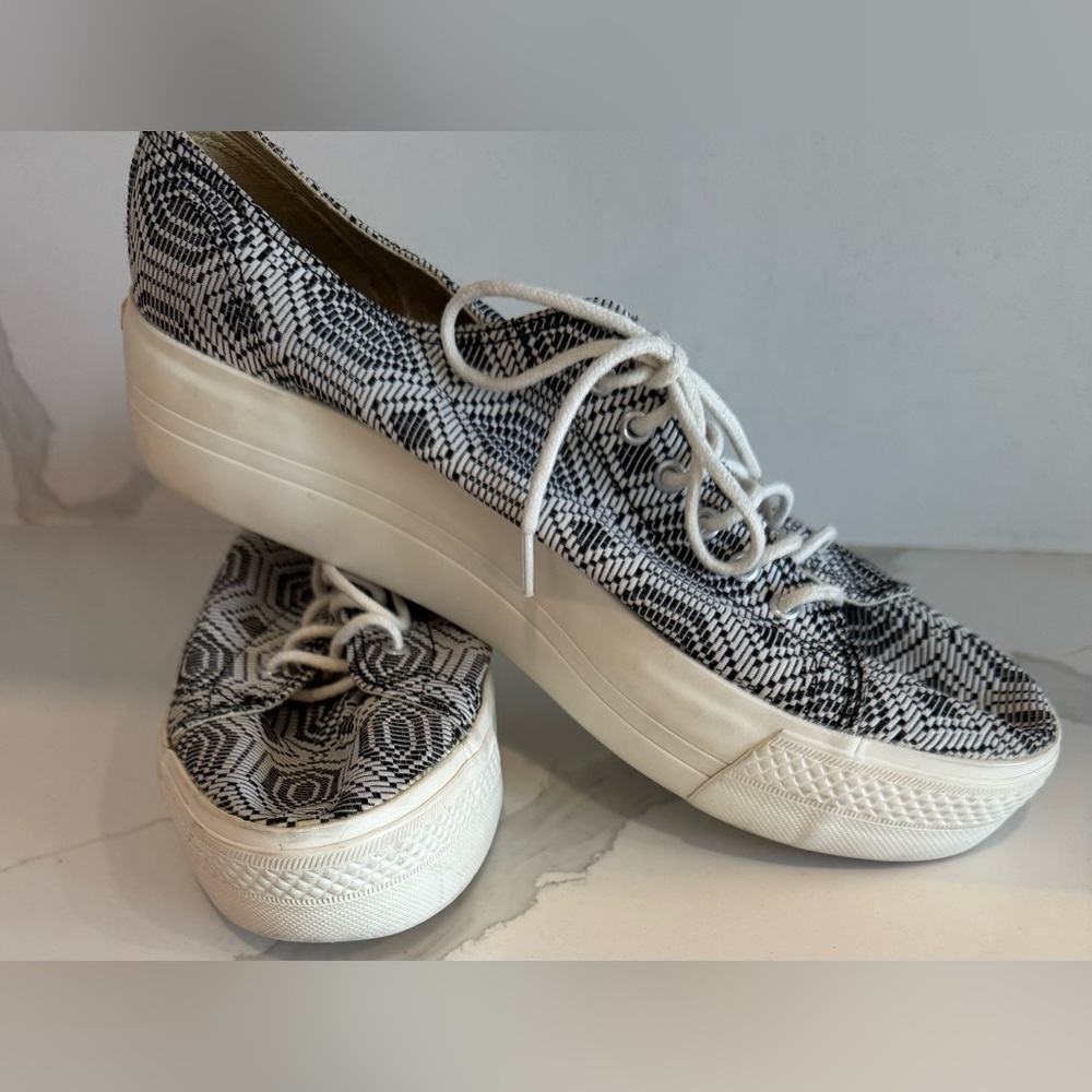 Vagabond Platform Sneakers Aztec Geometric Black White boho street walking retro